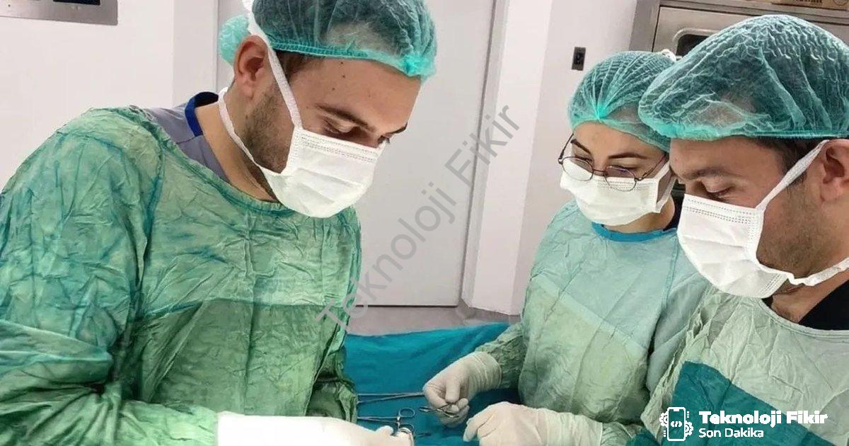 "Şuhut Devlet Hastanesi'nde Kasık Fıtığı Ameliyatında Başarılı Operasyon" başlıklı haber için fotore